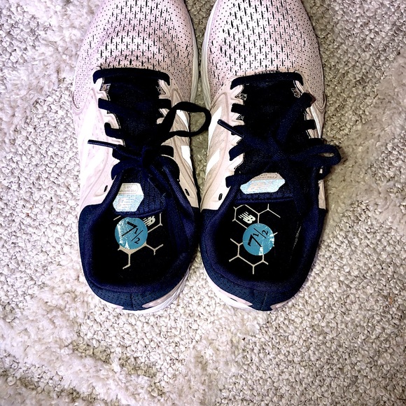 New Balance Women's Fresh Foam Zante V4 Running | Conch Shell/Pigment | Like New - Picture 4 of 7